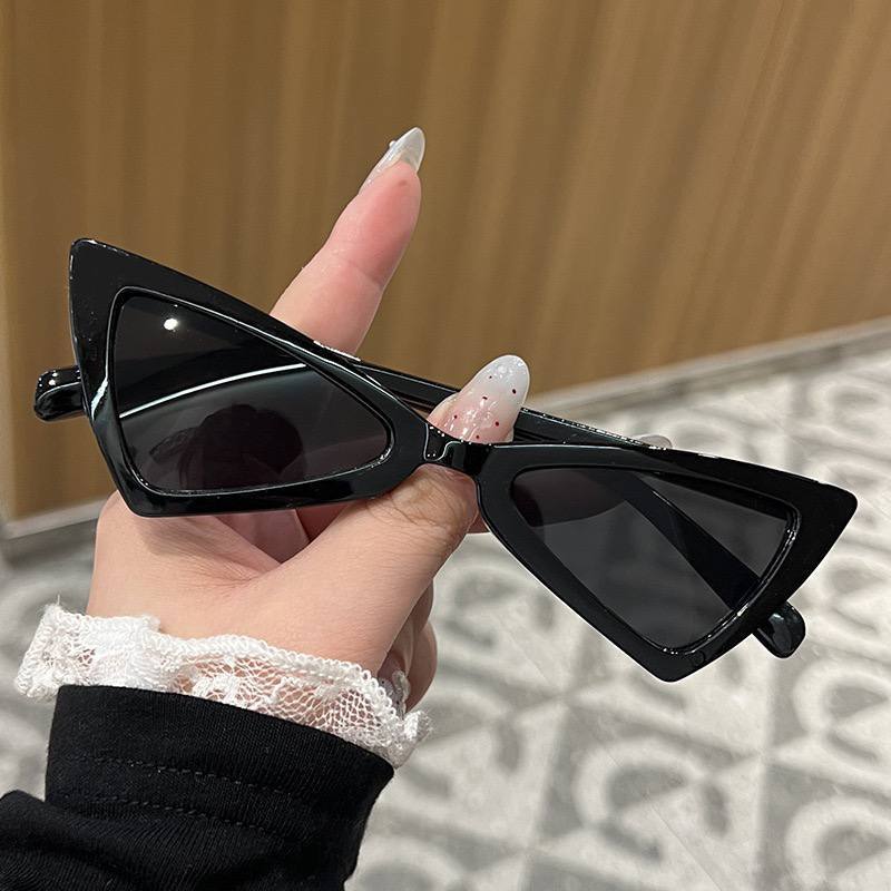 نظارة شمسية  🕶️𝅄 ˚₊ ౨ৎ