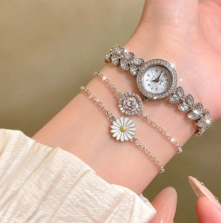 سيت ساعة + سوارات عدد 2 لـ البنوتات ⋆˙⟡♡ 🍓🎀