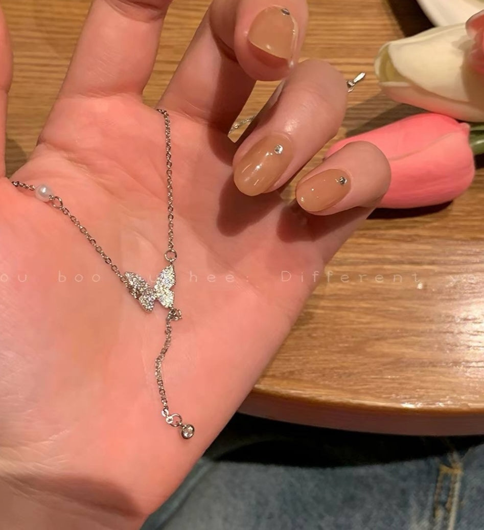 قلاده الفراشة 🦋
