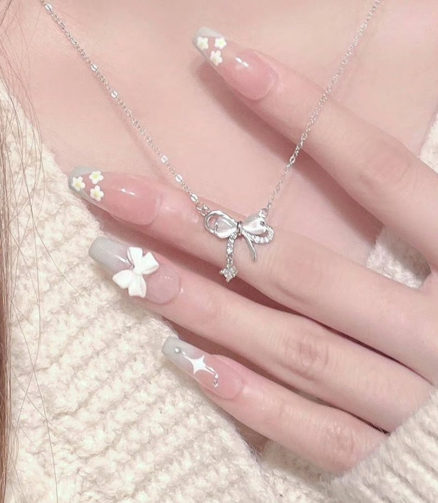 قلاده الفيونكة 🎀